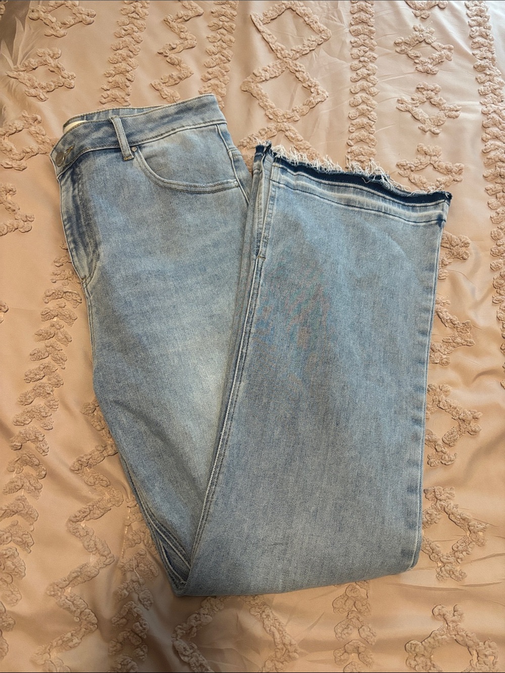 Light Blue Straight-Leg Jeans with Frayed Hem